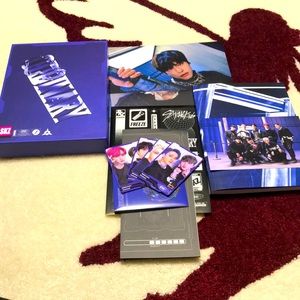 Stray Kids Oddinary Album Scanning Ver. (US)